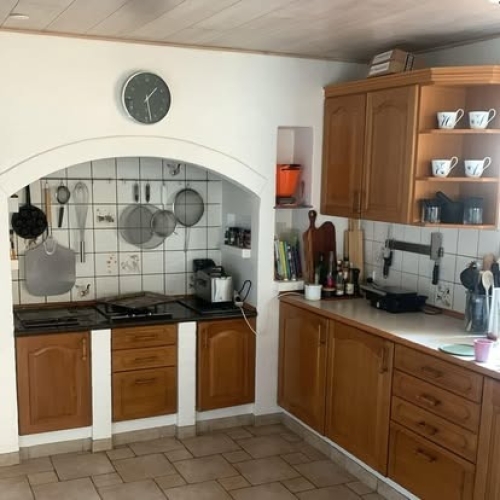 Gammelt køkken fotograferet inden tømrerarbejde og modernisering i Slagelse